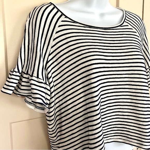 Max Studio London White Black Stripe Flutter Short Sleeve Top Blouse Size Medium - Picture 3 of 12
